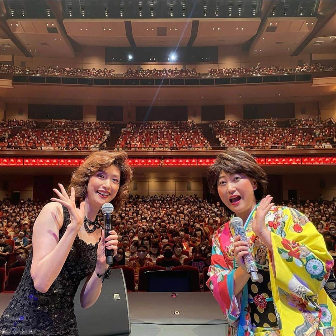 天海祐希のインスタグラム：「# ･  ･ ⁡ ･ ⁡ ⁡ #天海祐希 さん #amamiyuki #yukiamami  ⁡ ⁡ ⁡ ⁡ ⁡ ⁡ ⁡ ⁡ ⁡」
