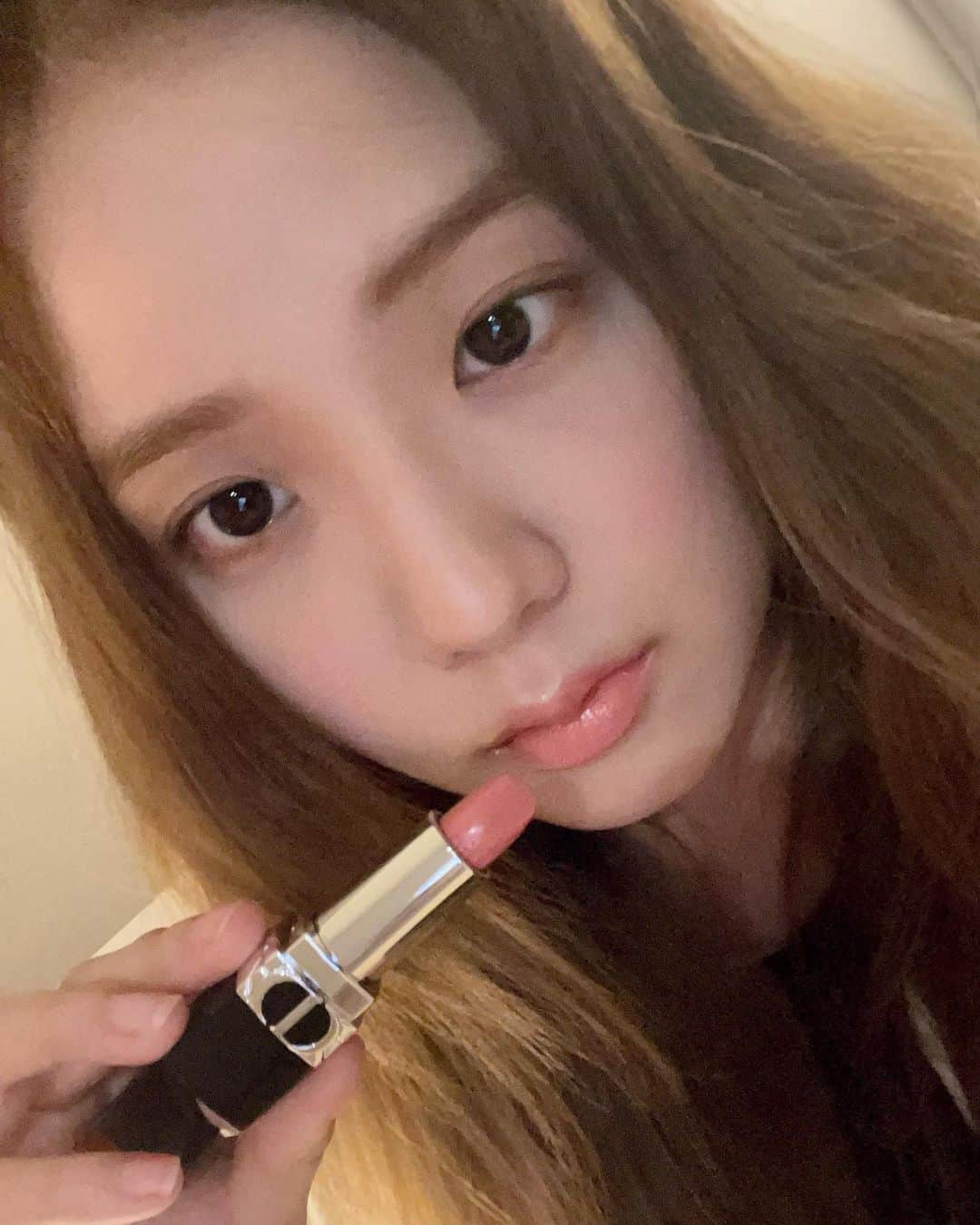 ジスさんのインスタグラム写真 - (ジスInstagram)「@DIORBEAUTY 🌸💐🌷🌼🌹 #MISSDIOR #MISSDIOREAUDEPARFUM #ROUGEDIOR 내 입술은 #219💄  #광고」8月16日 18時39分 - sooyaaa__