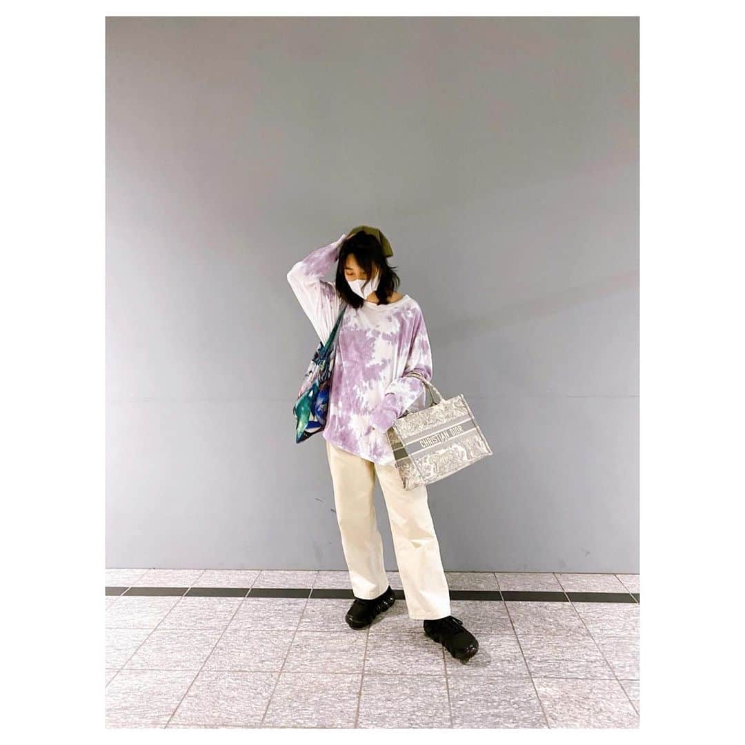 のん（能年玲奈）さんのインスタグラム写真 - (のん（能年玲奈）Instagram)「ミニアルバム「ベビーフェイス」の時に作ったキャップ。 気に入ってよくかぶってます🧢」8月16日 19時03分 - non_kamo_ne