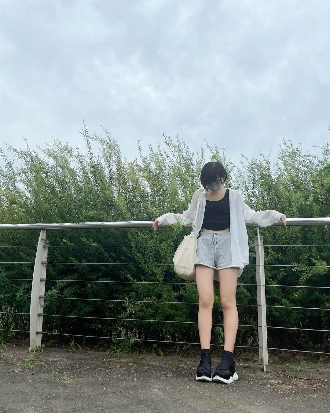 香月杏珠さんのインスタグラム写真 - (香月杏珠Instagram)「・ ・ ・  最近こういう格好が好きでハマってる`߮߰🖤߮߬ ⃕  みんなはどんな格好が好き？？   #グラビア #グラビアアイドル」8月16日 19時39分 - anjyu_neko