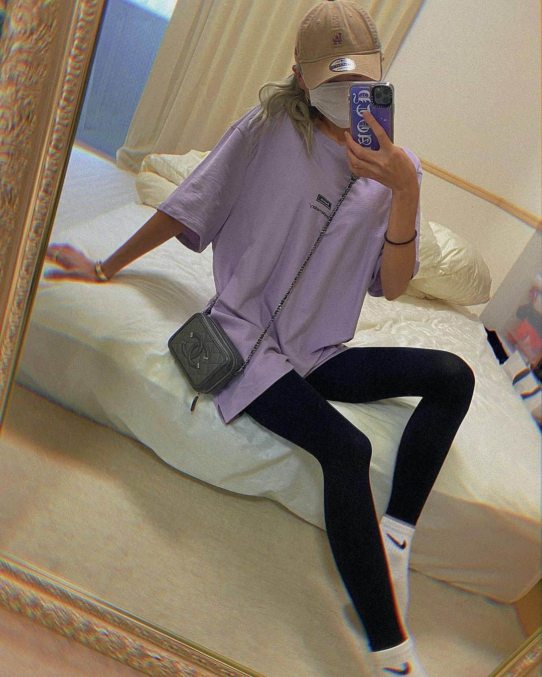角田麻央さんのインスタグラム写真 - (角田麻央Instagram)「@beauty__prima 🦋 上半身に比べて下半身が太くなりやすい私、もちろん運動も大事だけど産後まだジムに行けてないので上半身はお家で出来る自重トレーニング、下半身は着圧スパッツに頼り倒し🙏🏽 こちらのプリマスリムはレギンス入浴でゲルマ温浴効果があり、履いてるだけで下半身ぽかぽかなの☺️ 他の着圧スパッツとは違うサウナ好きにもたまらない1枚です❤️‍🔥 履いてストレッチするだけでも脚痩せ効果あるからオススメです🌈 履き心地も良く、無地だから私服にも全然いけちゃいます🌺 #プリマスリム #着圧レギンス #脚やせ #むくみ解消 #レギンス入浴 #レギンスコーデ #プリマトップ #産後ダイエット #PR」8月16日 20時15分 - maotsunoda888