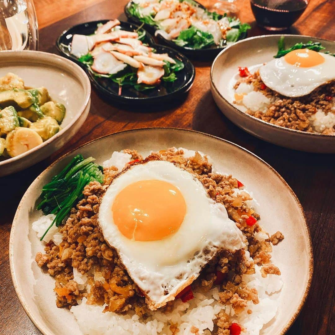 鈴木紗理奈さんのインスタグラム写真 - (鈴木紗理奈Instagram)「今日はタイ料理❤️ 美味しい。完食。  #munehiroキッチン  #紗理奈流dining」8月16日 20時31分 - munehirovoice