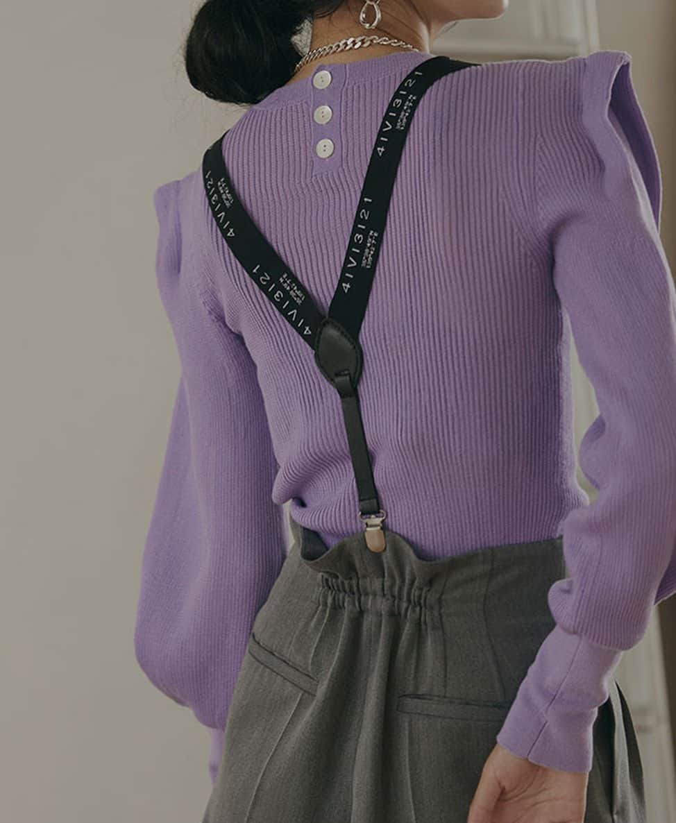 Ameri vintageさんのインスタグラム写真 - (Ameri vintageInstagram)「08.17(tue)12:00 3WAY DENIM LAYERED TRENCH SHOULDER TUCK SHEER KNIT will be released. . #ameri #amerivintage #shopping #fashion #japan #coat #knit #pants」8月16日 20時54分 - amerivintage