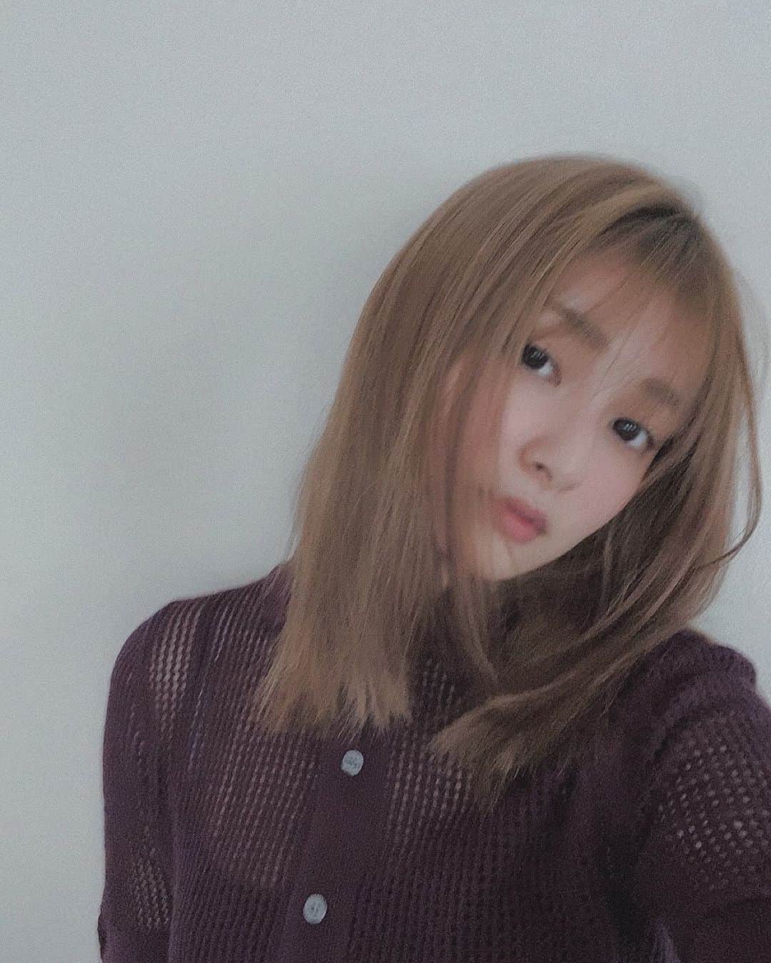 吉川愛さんのインスタグラム写真 - (吉川愛Instagram)「☺︎ 万場木ちゃんのために、髪明るくしました〜 うっっすら白ハイライトも入ってます笑 ぎゃるい。 びっくりしたでしょ、したでしょ🤣haha!!」8月16日 21時09分 - ai_yoshikawa_official