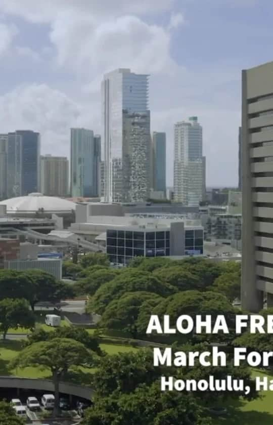 レオンロイサンのインスタグラム：「大好きなHawaiiで立ち上がっている人達がいます👏✨🌈  昨日Hawaiiの弁護士達の集団訴訟の動画にコメントいただいた  @mblazypanda  ↑この方から Hawaiiは毎日ダウンタウンで ワクチンパスポート反対活動されている事を教えて頂きました✨  活動アカウント @alohafreedomcoalition   @aloha_freedom_coalition_2.0  Hawaii在住の日本人の皆さんも 是非参加してみて下さい✨  日本でも沢山の人達が頑張っています  一緒に戦いましょう✨  立ち上がっている人達がいる事に感動したと共に、あの平和な世界の楽園だったハワイが今こんな状況になっている事が本当に悲しいです。  またみんなが安心して楽しく旅行にいけるハワイに1日も早くなって欲しいです🙏  #Hawaii #freedom #コロナは茶番 #マスクを外そう #ワクチン危険 #戦争反対 #平和 #未来 #健康 #子ども達を守ろう #ワクチンパスポート反対  SpecialThanks @yasu_boy 東洋医学健康アドバイザー @kodomojinken 子どもの笑顔と人権を守る会」