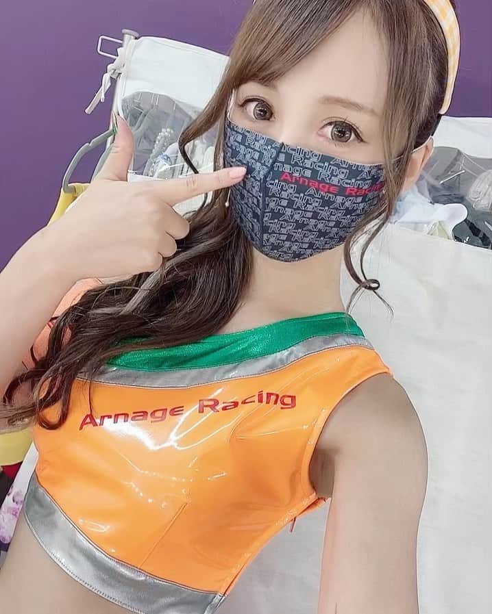 葵井えりかのインスタグラム：「\\お揃いのマスクで応援してね✨// 皆様こんばんぽんです🧡 #SUPERGT Rd.4鈴鹿戦がいよいよですね‼️ 世間の状況で開催に当たってまだ不安もありましたが、体調管理もしっかりしてBestを尽くそうと思ってます💪 . 私は去年どのカテゴリーでも鈴鹿に行ってないので、すごく久しぶりの鈴鹿サーキット🏁🎡 楽しみもいっぱいです✨ 応援よろしくお願いします📣 #arnageracing #arnagelovelycats#racequeen #atelierdarm#selfie #sexy#instagood#follow#cosplay#costume #cosplayfun #girl #followｍe #葵井えりか」