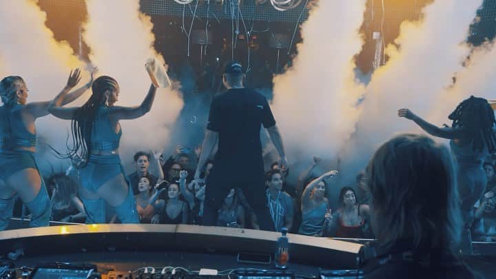 メジャー・レーザーのインスタグラム：「Here’s what went down on Saturday at @xslasvegas, can’t wait to do it all over again this Sunday at @encorebeachclub 🙏🏼」