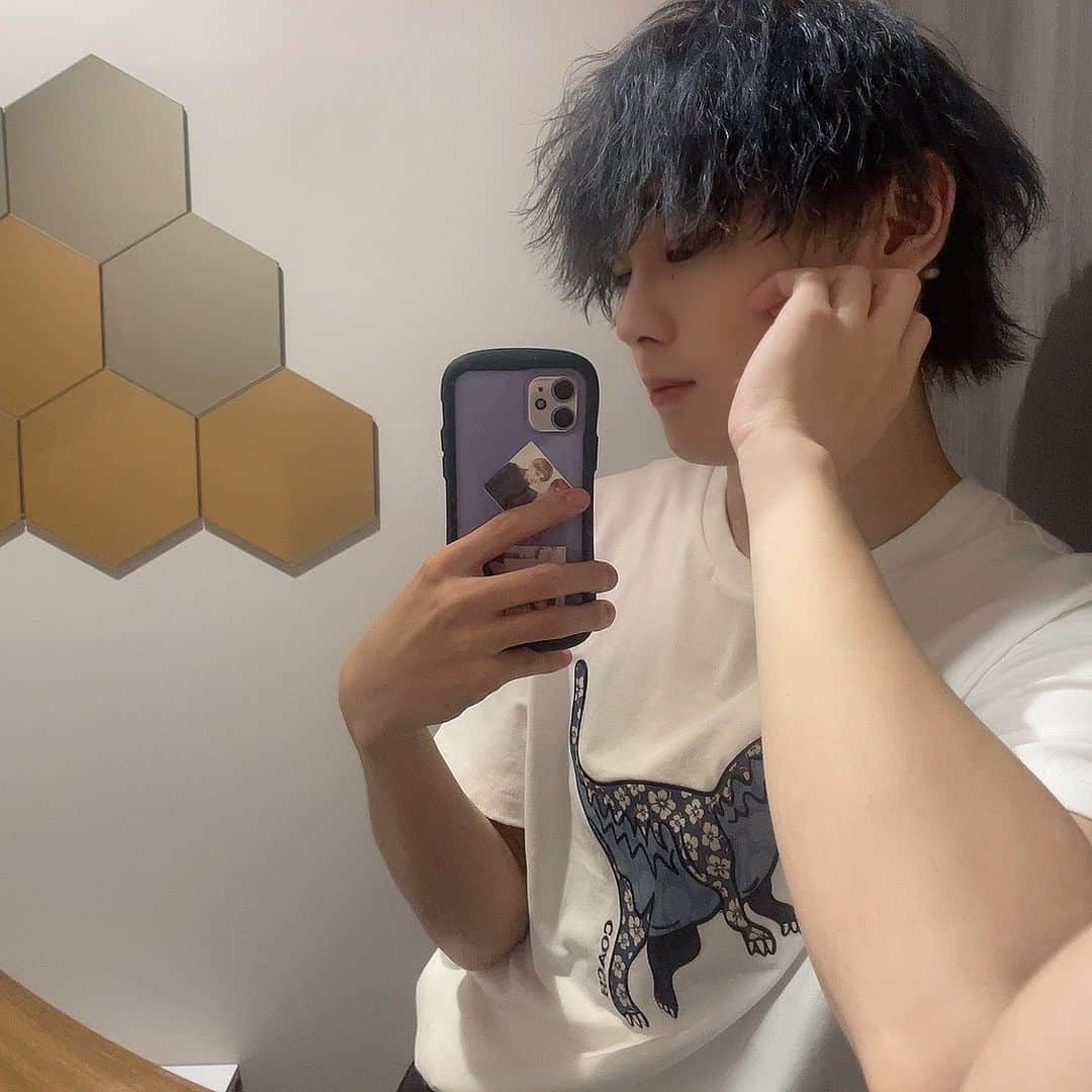 のインスタグラム：「鏡よ鏡この世で1番綺麗なトイレはここですか？」