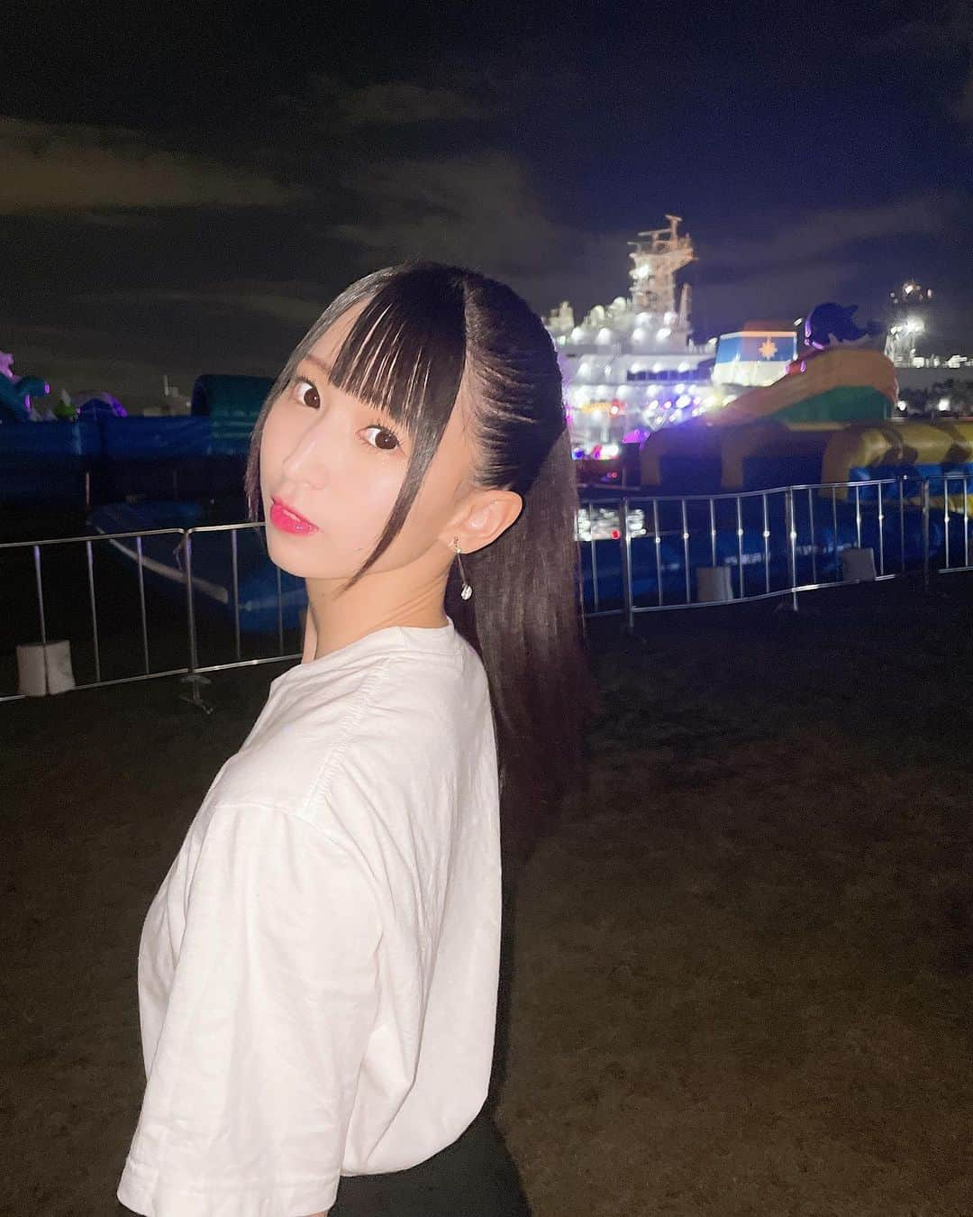 谷麻由里さんのインスタグラム写真 - (谷麻由里Instagram)「溺れるくらい愛してよ❤️‍🔥  #夜 #野外フェス #プール #名古屋 #ライオンドーム #名古屋港 #名古屋港水族館 #ポニーテール」8月17日 17時33分 - mayusamatokeiyaku