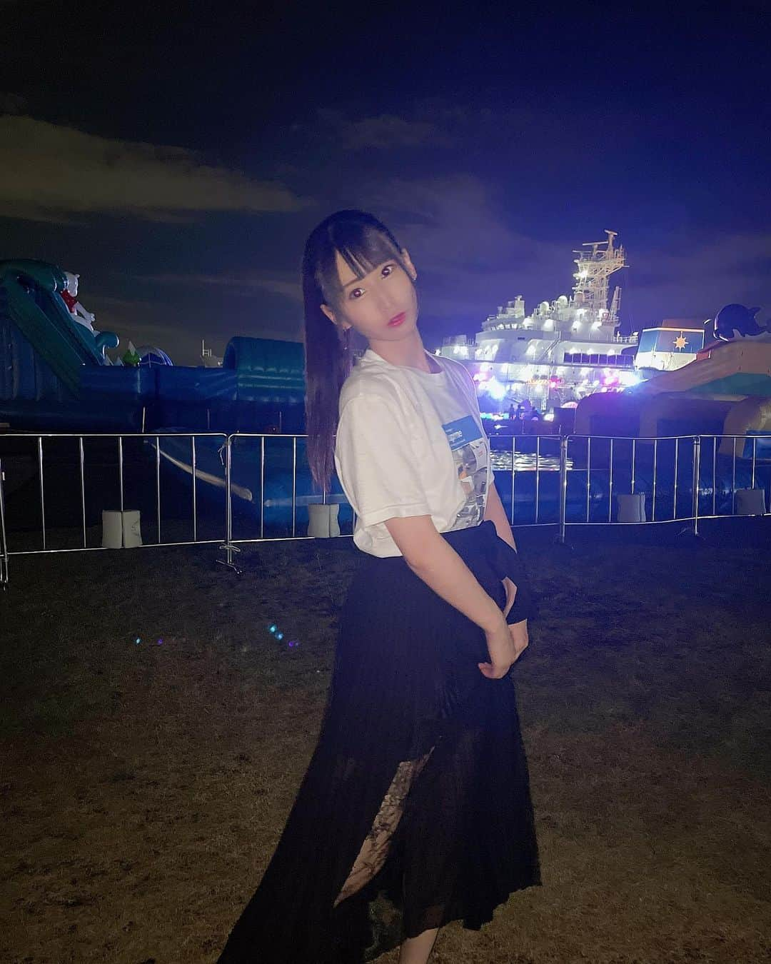 谷麻由里さんのインスタグラム写真 - (谷麻由里Instagram)「溺れるくらい愛してよ❤️‍🔥  #夜 #野外フェス #プール #名古屋 #ライオンドーム #名古屋港 #名古屋港水族館 #ポニーテール」8月17日 17時33分 - mayusamatokeiyaku