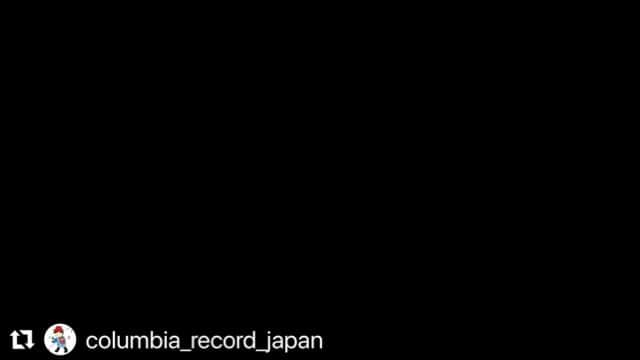 のインスタグラム：「#Repost @columbia_record_japan with @make_repost ・・・ ⭐︎ 氷川きよし 待望のポップスアルバム第二弾、8月24日発売！ アルバムより「Glamorous Butterfly」の公式MVが本日解禁されました。  ★ 「Glamorous Butterfly」公式MV  ✅https://www.youtube.com/watch?v=YfiMHX3Nc5M ★YouTubeで「Glamorous Butterfly」を検索して公式MVをチェック！  そしてこの度、先週10日に解禁となったMV｢You are you｣に続き、同じく初回限定盤に収録されるMV ｢Glamorous Butterfly｣が解禁となりました！  ⭐︎ この楽曲について氷川は ｢大黒摩季さんにどうしても書いてもらいたくて。本当に(自分の)気持ちをボンボン、 ボンボン、摩季さんに伝えたら、全部、かたちにしてくださいました。なんかそのまんま自分の想いをまとめ てくれたんじゃないかなっていうふうに思います。すごくまたこれも好きな曲になりました。｣と語っています。  今回解禁される｢Glamorous Butterfly｣の新作MVは6月に東京都内のスタジオで制作。 氷川がアルバムの ジャケットの衣装でバンドを従えて歌う、楽曲のグルーヴ感を伝える映像となっており、シャクヤクを持った シーンも合わせてアルバムアートワークとリンクしたものとなっています。   氷川は ｢ジャケット写真の衣装とともに、そしてボンデージな衣装とともに。すごくいい映像になったと思うし、 ちょっとセクシーすぎて、最後のほうは気をつけて観ていただきたいなと思います(笑)。私は私。誰のもので もないっていう、あなたの人生を歩みましょう。｣と語っています。  【リリース情報】 ◆Aタイプ（初回完全限定スペシャル盤）CD＋DVD COZP-1800～1801　税￥3,700(￥3,364+税) ※豪華歌詩ブックレット ※ステッカー封入（Aタイプ絵柄）  ◆Bタイプ CD: COCP-41522 税込￥3,200(￥2,909+税) ※豪華歌詩ブックレット　 ※ステッカー封入（Bタイプ絵柄）  収録曲 1.Frontier 2.Jeanne d’Arc～聖女の微笑み～ 3.Labyrinth 4.小夜月 5.紫のタンゴ(New ver.) 6.9月に逢いたい 7.生まれてきたら愛すればいい 8.RESET(カバー曲) 9.You are you 10.SEVEN DAYS WAR(カバー曲) 11.Glamorous Butterfly 12.I Don't Wanna Lie  (DVD収録内容) 1.You are you 2.Glamorous Butterfly  ★ 「Glamorous Butterfly」公式MV  ✅https://www.youtube.com/watch?v=YfiMHX3Nc5M ★YouTubeで「Glamorous Butterfly」を検索して公式MVをチェック！  #氷川きよし #hikawakiyoshi #youareyou #musicvideo  #glamourousbutterfly   @hikawa_kiyoshi_official」