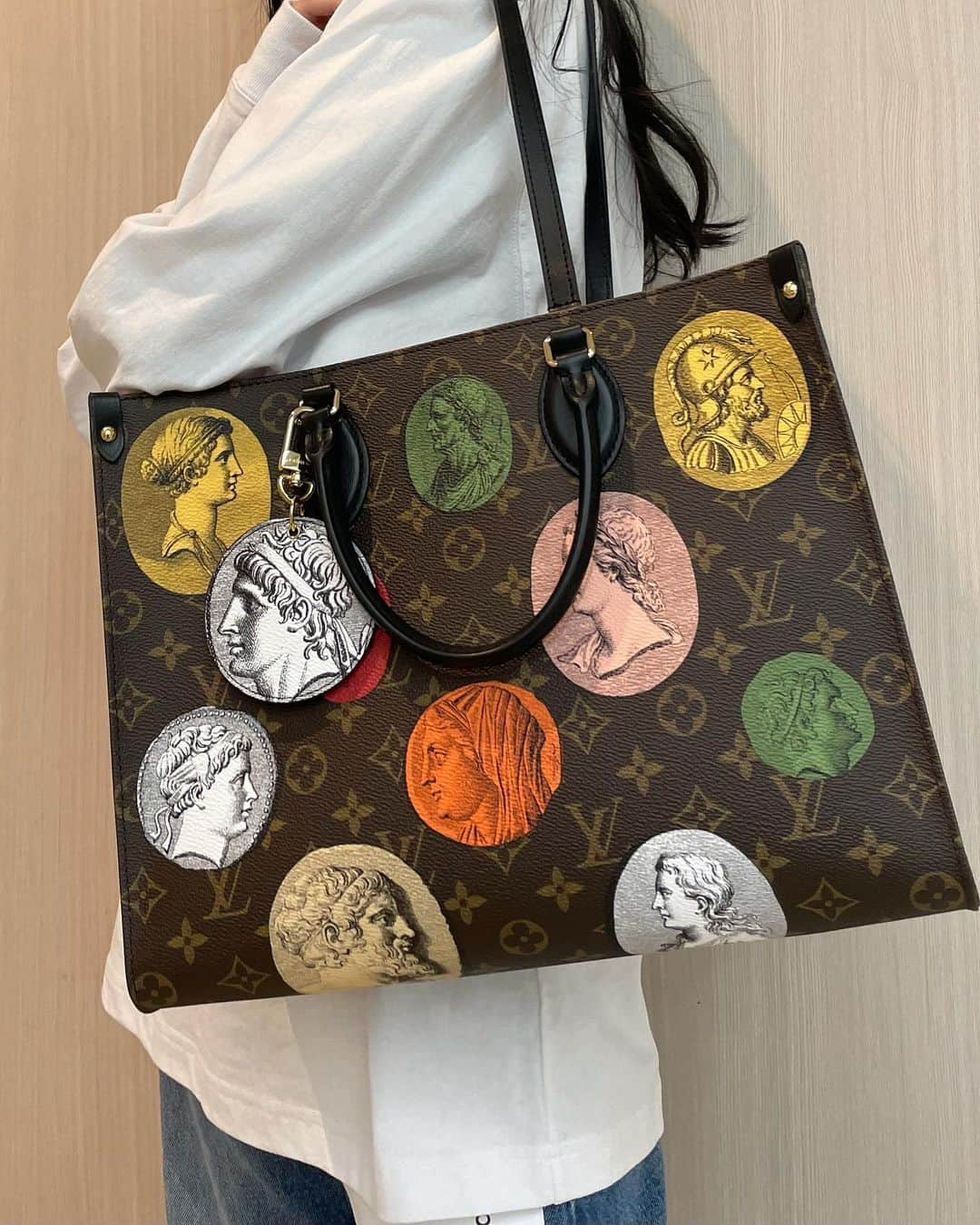 松本愛（まあぴぴ）さんのインスタグラム写真 - (松本愛（まあぴぴ）Instagram)「@louisvuitton @fornasetti」8月17日 16時23分 - aimatsumoto_45