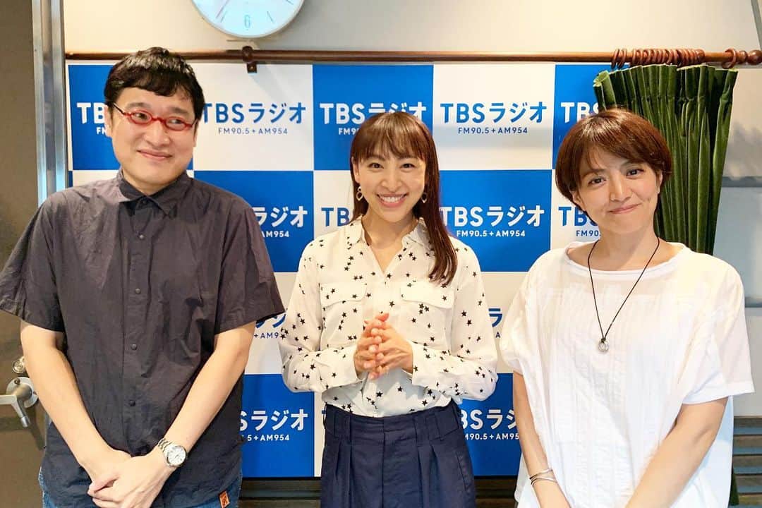 TBSラジオ「たまむすび」さんのインスタグラム写真 - (TBSラジオ「たまむすび」Instagram)「＼火曜のハイライト／  #こども俳句コンクール の 山ちゃんの審査に不正があるのでは？ ということで。特別審査員に、 #マンボウやしろ さんが登場！ 本部長の公平な目をもってしても、 やはり珠緒の惨敗でした…。残念っ！  ただ、女優としては圧倒的な勝利。 勝った感じをお見せしますよ！ ということで。赤江珠緒役の 赤江珠緒さんの熱演は今週19日の深夜。 #お耳に合いましたら。をご覧ください👀  #tama954 #たまむすび #赤江珠緒 #山里亮太 #お耳に #音月桂 #宝塚 #宝塚歌劇 #ようこそスカパー宝塚歌劇へ #イケボに悶える山ちゃん #思わずメガネが曇っちゃいました☁️ #Twitterのフォローもよろしくです🤲」8月18日 3時05分 - tamamusubi905954