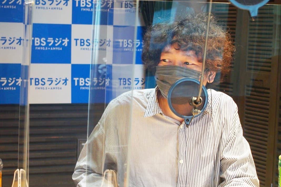 TBSラジオ「たまむすび」さんのインスタグラム写真 - (TBSラジオ「たまむすび」Instagram)「＼火曜のハイライト／  #こども俳句コンクール の 山ちゃんの審査に不正があるのでは？ ということで。特別審査員に、 #マンボウやしろ さんが登場！ 本部長の公平な目をもってしても、 やはり珠緒の惨敗でした…。残念っ！  ただ、女優としては圧倒的な勝利。 勝った感じをお見せしますよ！ ということで。赤江珠緒役の 赤江珠緒さんの熱演は今週19日の深夜。 #お耳に合いましたら。をご覧ください👀  #tama954 #たまむすび #赤江珠緒 #山里亮太 #お耳に #音月桂 #宝塚 #宝塚歌劇 #ようこそスカパー宝塚歌劇へ #イケボに悶える山ちゃん #思わずメガネが曇っちゃいました☁️ #Twitterのフォローもよろしくです🤲」8月18日 3時05分 - tamamusubi905954