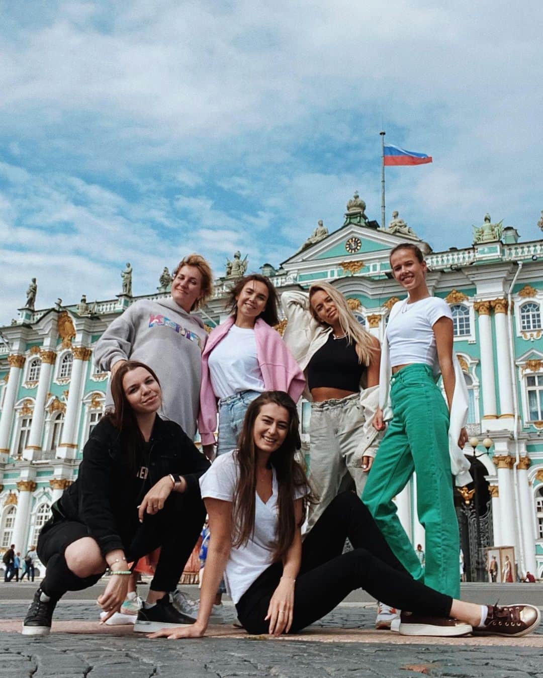 エカテリーナ・セレズネワさんのインスタグラム写真 - (エカテリーナ・セレズネワInstagram)「Это была просто невероятно душевная и весёлая поездка!🥰 Девочки, вы у меня лучшие!❤️ Олич, @zavyalova1 спасибо, что вырвалась проводить нас😘」8月18日 4時01分 - seleznevaaa