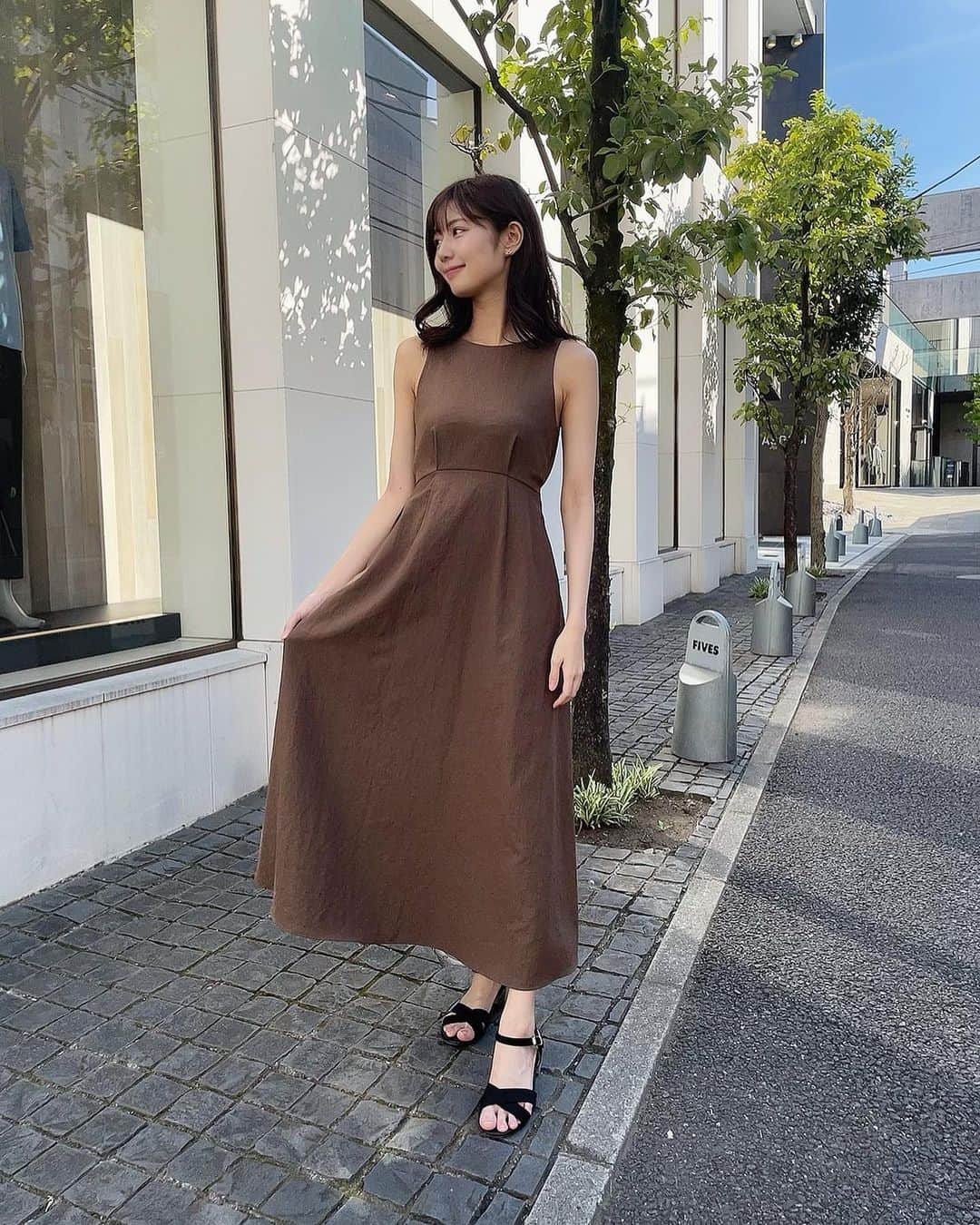 杉浦みずきのインスタグラム：「. リールに載せてたスナイデルのワンピ🤍 前からみたらシンプルだけど背中が開いてて可愛い😍 ・ ・ #ootd #snidel #onepiece  #私服 #今日のコーデ #ワンピース #スナイデル」