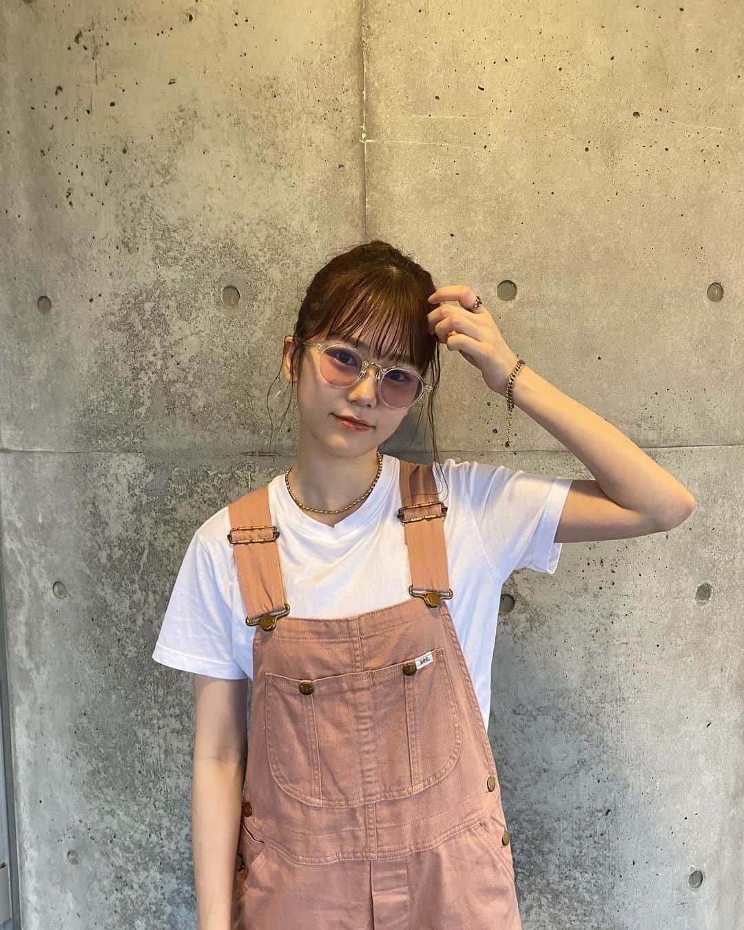 川口葵さんのインスタグラム写真 - (川口葵Instagram)「おだんごオーバーオール🍡 オオカミの時の作業服思い出す🐺  夏っぽいこと皆さんしましたか？🍑🍉  #あおいのふく #サングラスつけてみた」8月17日 21時16分 - kawaguchiaoi_1126