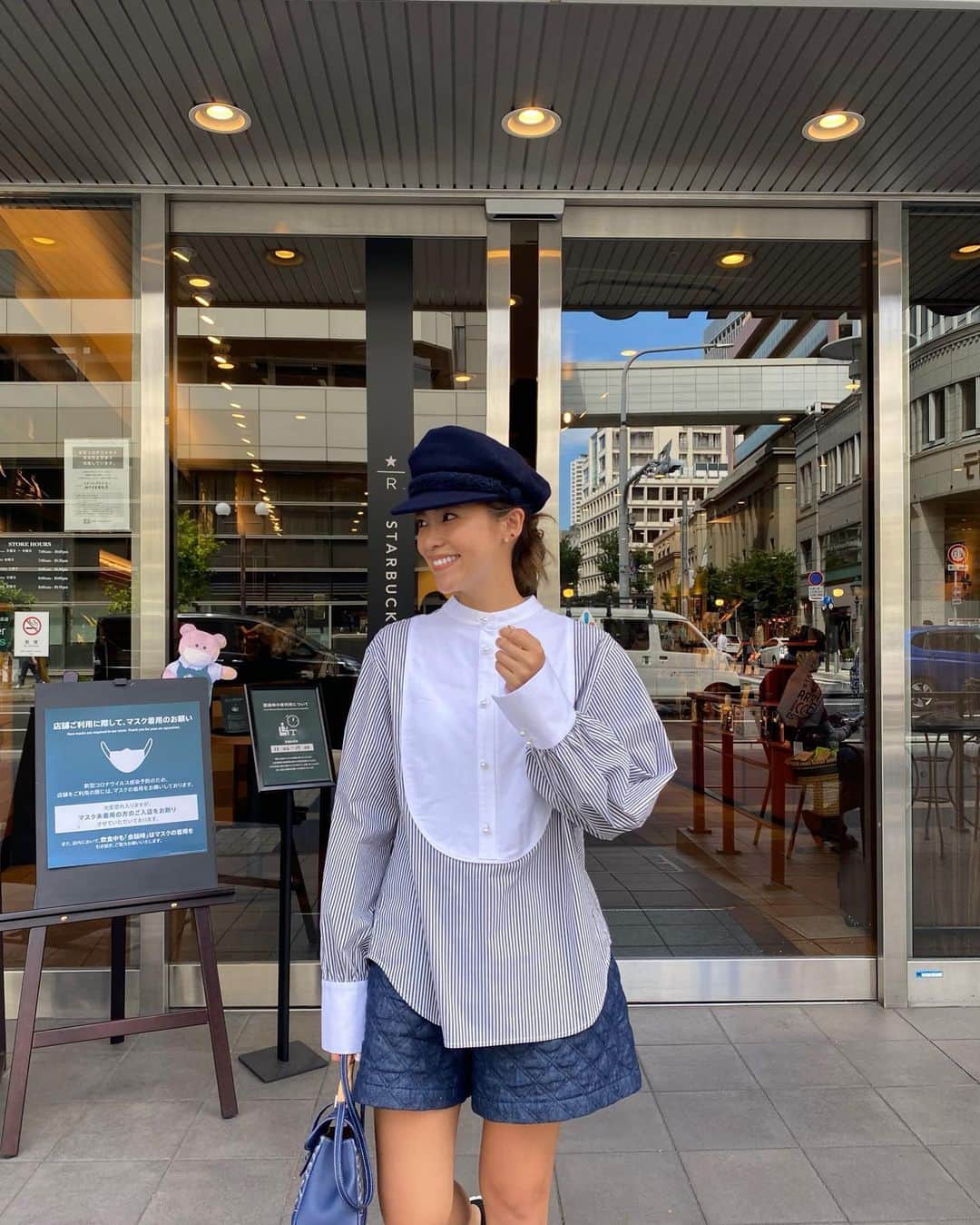 Risako Yamamotoさんのインスタグラム写真 - (Risako YamamotoInstagram)「あれ？夏の暑いのもう終わった⁈となるほど涼しい♡  スタバのラテが美味しくなるカスタマイズ見つけました♡  アイスラテ(ブレベとミルクを半分ずつ) ※オーダーミスを防ぐために、ブレベを更にミルクで割って下さい と注文するのが良いかもしれません🐮  #ootd #fashion #coordinate」8月17日 21時25分 - risako_yamamoto