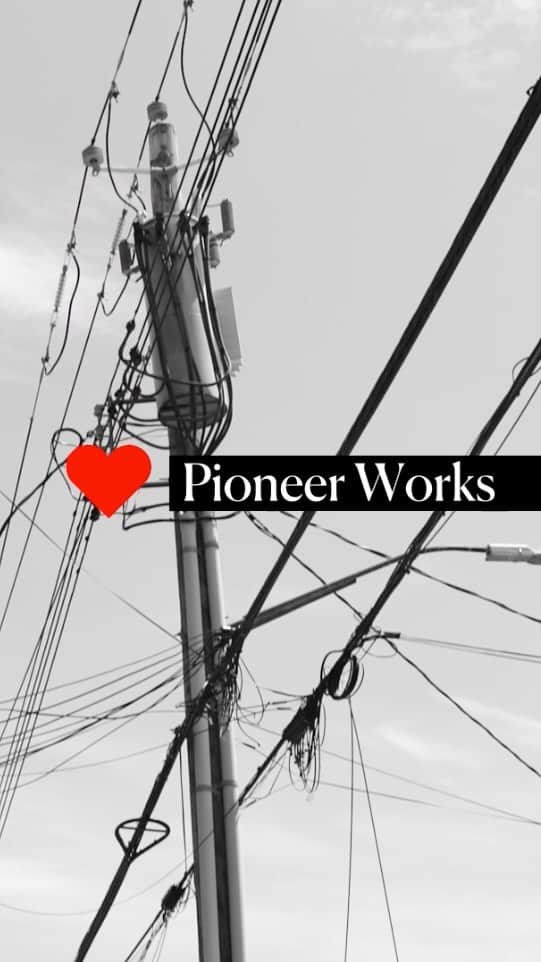 barneysnyofficialのインスタグラム：「@maxinepeach and @gabriel_florenz talk about the model at @pioneerworks and how they lend themselves as a lens of New York City. #Barneys❤️sNewYork  Artists Included: @mickalenethomas @racquelchevremont @victoriouspurple @xavierasimmons @rosa_johan @4thstreetphoto」