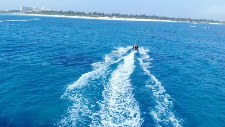 鈴木まりなのインスタグラム：「沖縄の海でジェット運転するん 最高すぎっ🦋💙         #jetskis #jetskidaily」