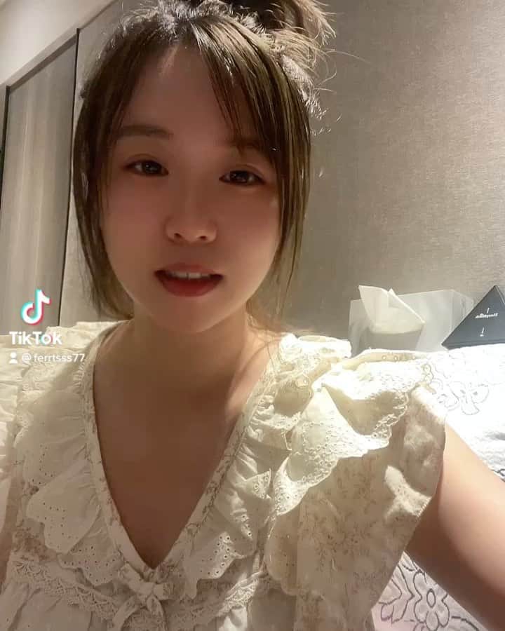 鄭茵聲のインスタグラム：「帥哥有病就不好玩了」
