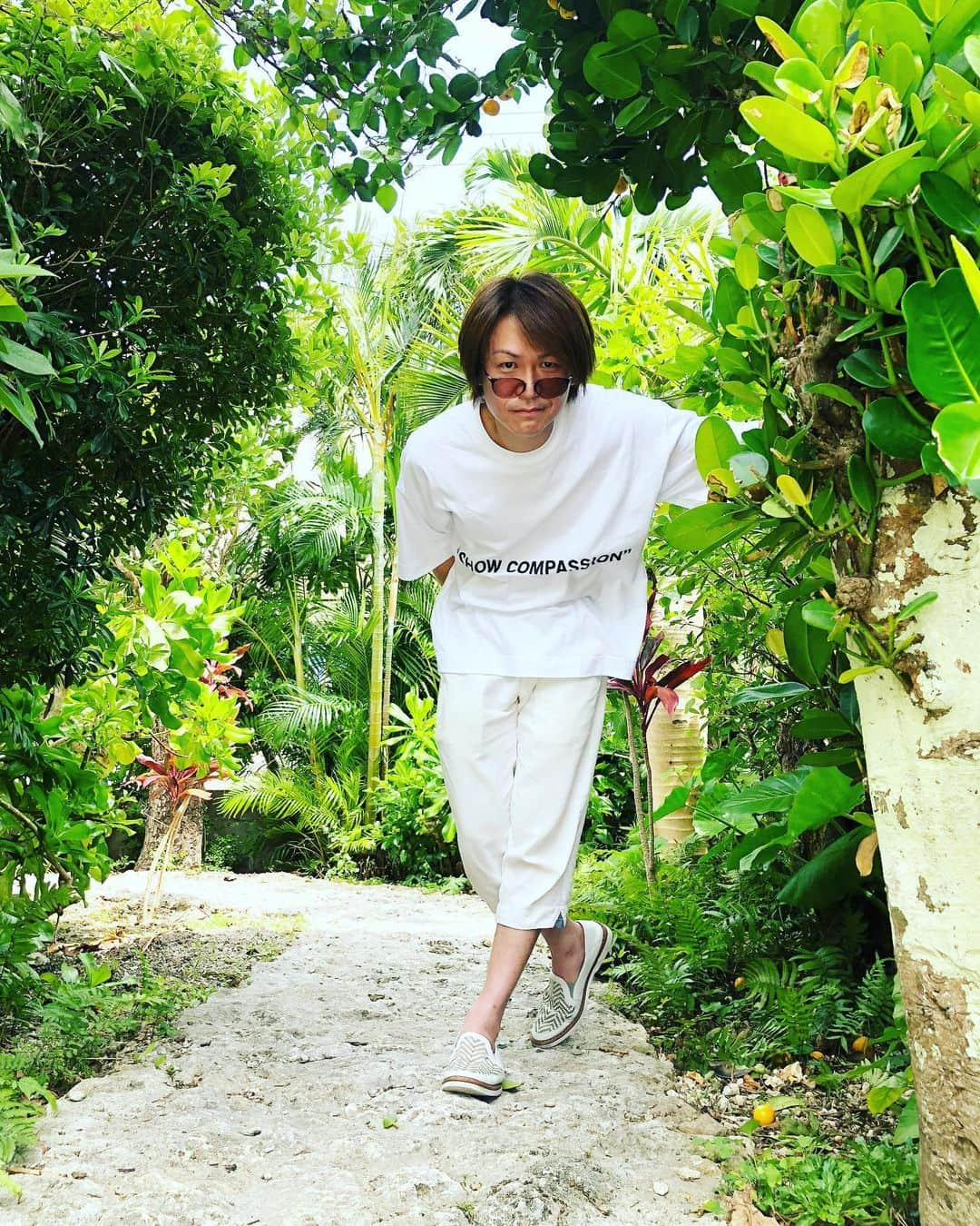 城咲仁さんのインスタグラム写真 - (城咲仁Instagram)「みんな元気にしてますか？ 毎日、植物の持つチカラなど自然のパワーを頂いてます そんなパワーと運気をみんなにお返し出来る様に撮影頑張ります 城咲仁夫婦のYouTubeチャンネルが盛り上がりますように 残暑お見舞い申し上げます♪ #皆様のおかげです #感謝 #自然体 #城咲仁  #加島ちかえ #ふぉろーみー  #nature #powersport #paradise」8月18日 12時29分 - shirosaki_jin_official