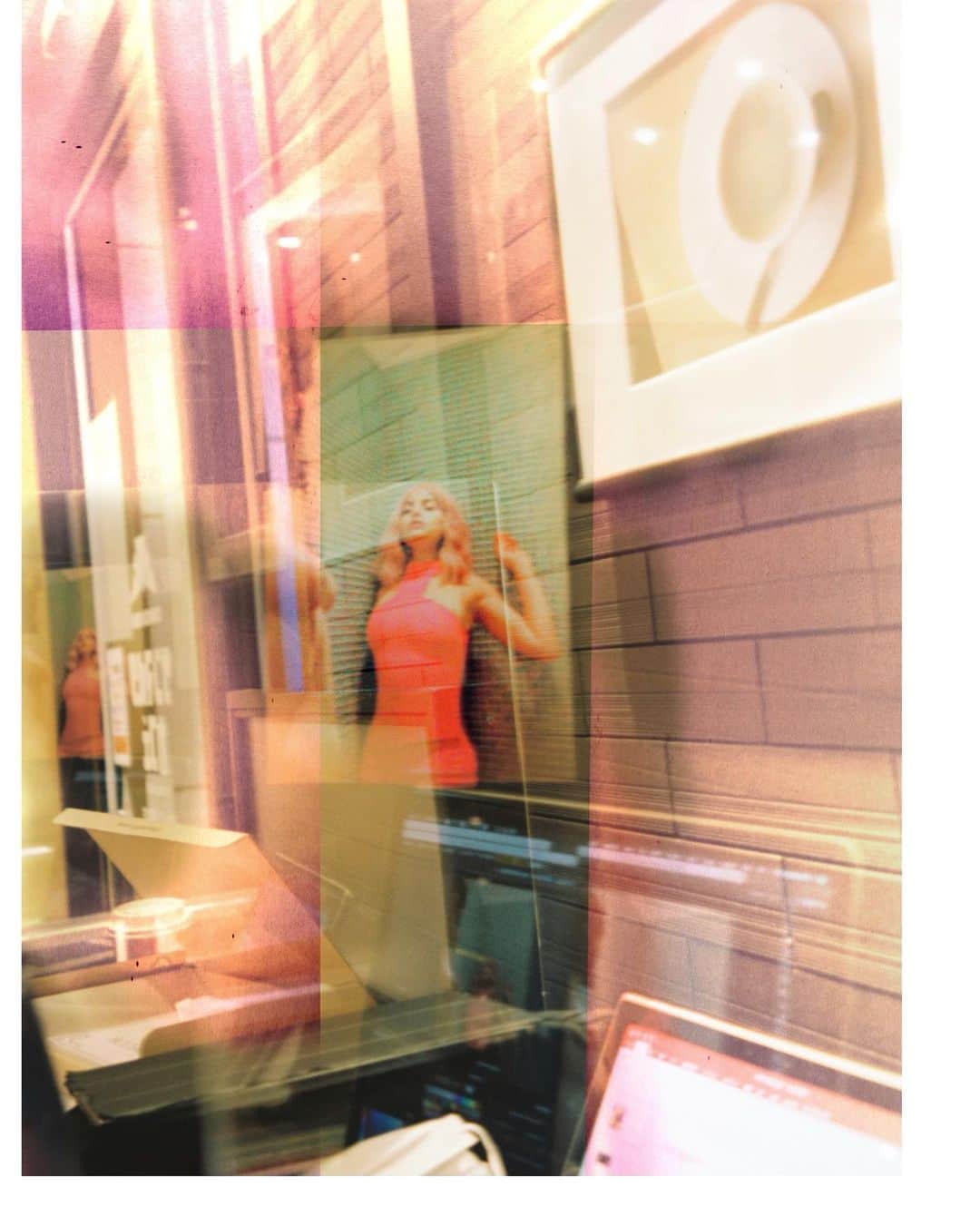 北野美奈のインスタグラム：「@fujifilmjp_walldecor of @guardianofthenewearth   #お部屋に飾りたい一枚  #inspired by @bettinarheims #cameraismyweapon by Bettina  #film #35mm  #gallery #art #womanpower  #france #newyork」