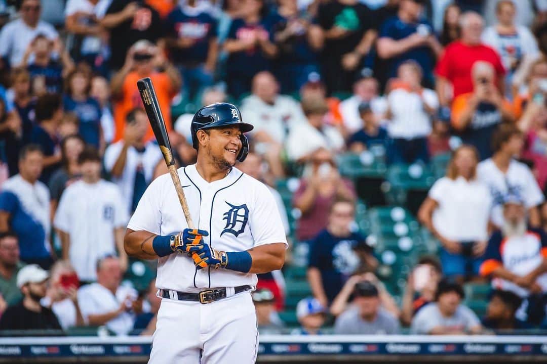 ミゲル・カブレラのインスタグラム：「🕣⚾️」