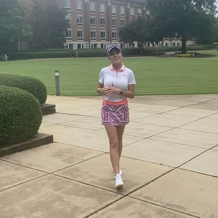 ナタリー・ガルビスのインスタグラム：「Tornado Watch…. @clemsonuniversity Somehow we got the episode in for the College Series of @18holesgolf.  What a good golf course!! Incredible Campus Too」