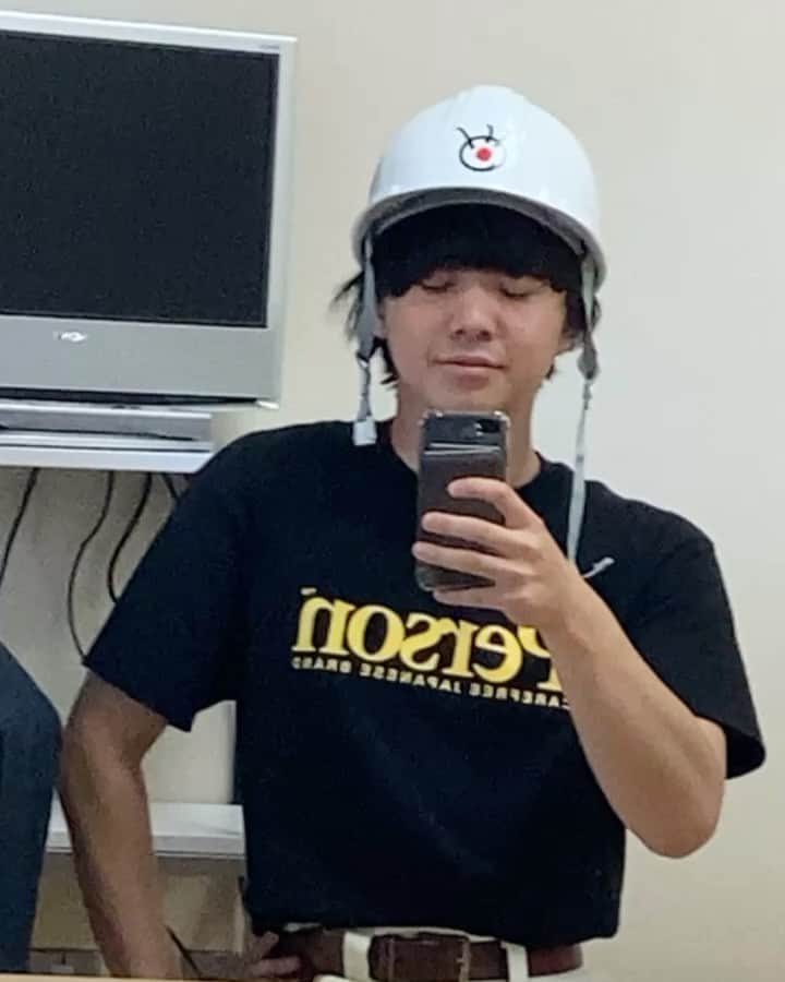 のインスタグラム：「8/18 今日はフジテレビに行きました　帰りにサウシーメンバーとも会えて嬉しかったです　しんやさんは前髪にピン3つ付けてました　ゆいかさんは目が優しく暖かかったです　秋澤さんは手が震えてました」