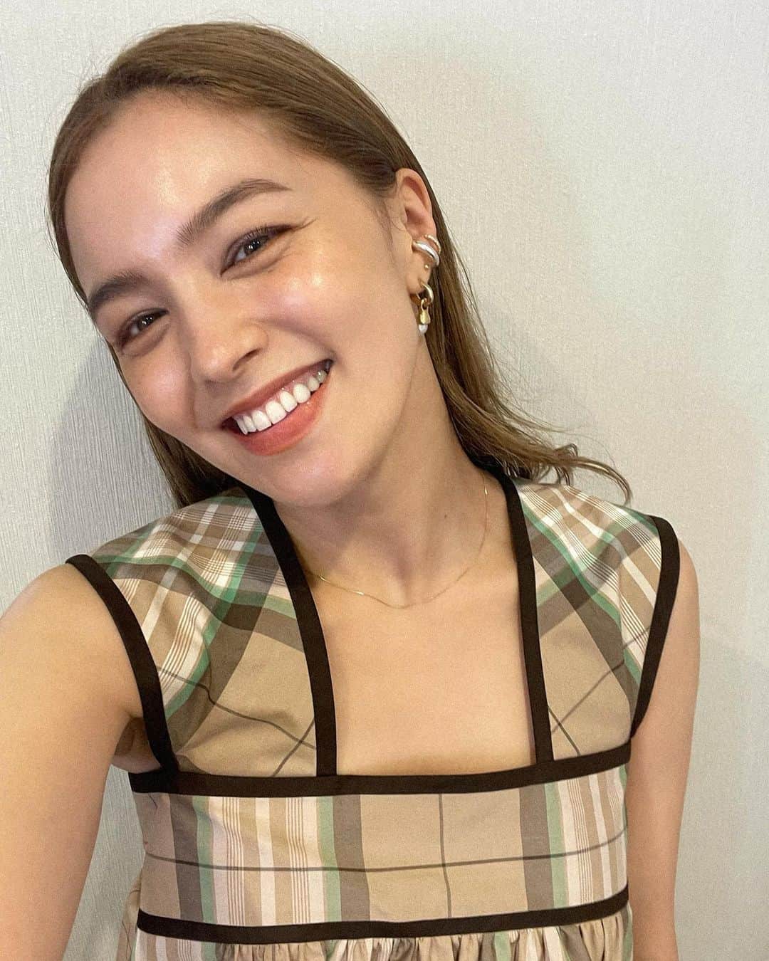 ステファニーのインスタグラム：「💖💚🧡💛💜💙🌈 昨日のロンドンハーツを観てくれたみなさん、 ありがとうございました！ たくさんのメッセージ、嬉しかった…♡！ Loveとしての音楽活動を辞めてから久々のメディア出演がロンハーだったので、またこうして久しぶりに出演させて 頂いて、そして何よりみんなが喜んでくれて 嬉しかったです！！ とっても楽しい収録でした☺︎ ありがとうございました！！ 久々のザキヤマさんは、やはり可愛かったです♡。  見逃した〜！って言ってくれた方、TVerで簡単に そして無料で観れますので是非に。  PS.しおちゃん素敵メイクありがとう♡。」
