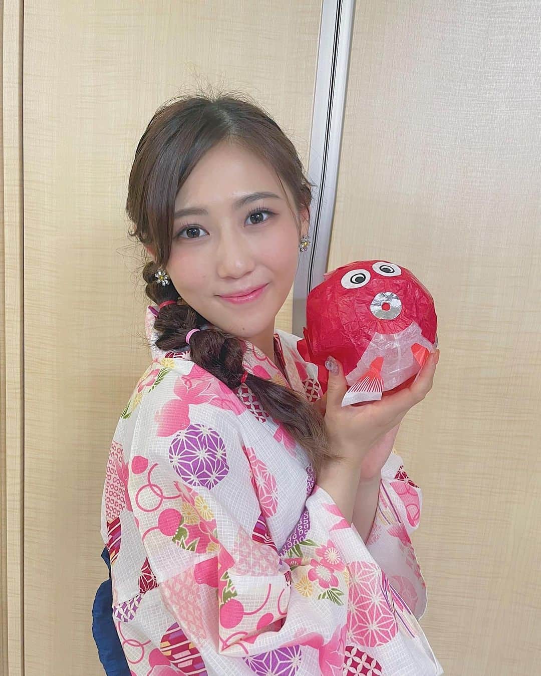 西野未姫のインスタグラム：「今年初浴衣👘💕  #浴衣 #どうですか #加工したら線曲がった #でも盛りたい #加工あるある #気にしないでください #それが優しさ」