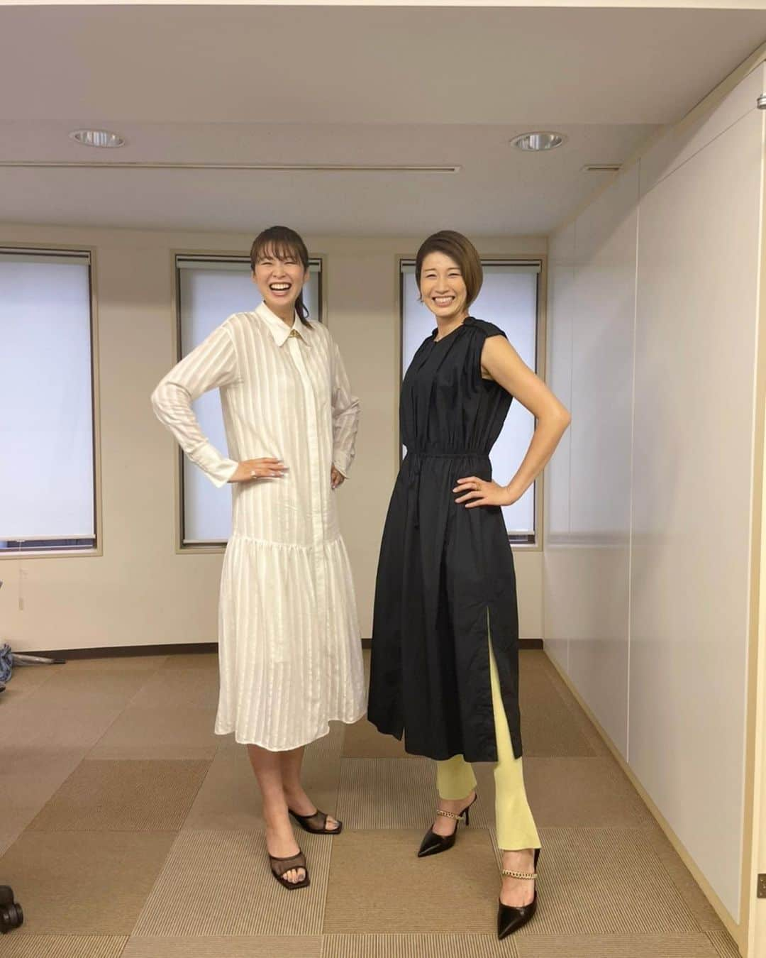 狩野舞子さんのインスタグラム写真 - (狩野舞子Instagram)「・ 2人仲良く5cmヒールを履いてみたら天井がすぐそこだった👯‍♀️ ・ 衣装💁‍♀️ ワンピース @bymalenebirger  パンツ @baumundpferdgarten  アクセサリー @e.m.portrait @mademoisellerope_jp  シューズ @zara ・ 銀座駅だったら頭ぶつけてるね😂🙏 ほんの少し歩いただけでふくらはぎ攣りそうになりまひた🦵 ・ #185cmコンビ #白と黒」8月18日 20時12分 - kanochan715