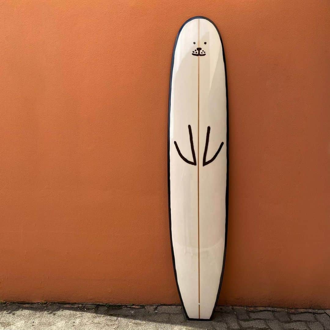 Jean Jullienさんのインスタグラム写真 - (Jean JullienInstagram)「Super happy to present the four surfboards I’ve done with @fernandsurfboards . Each is unique and hand-painted on the foam before being glassed by @resinleague and polished by Polish : @paulyisearlgrey  It’s been a dream of mine to work on this and I hope you like it! If interested, contact @alice_bxl  🏄🏼‍♀️: @maribel.kf  📷: @julienbinchbinet for aqua shots and @_bromann_ for the land ones」8月18日 21時19分 - jean_jullien