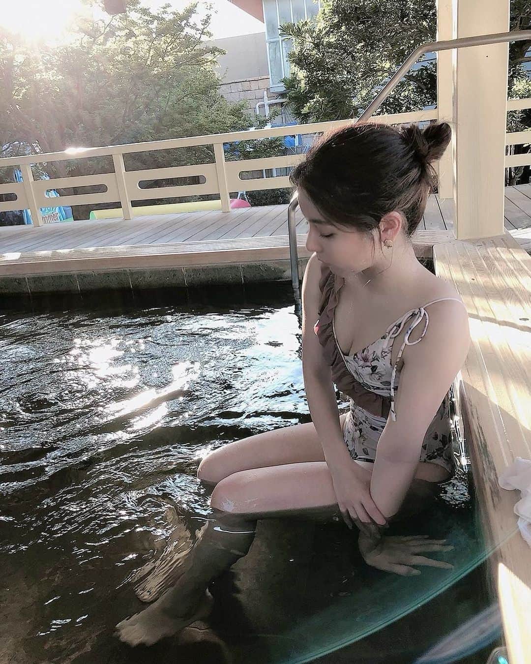 のインスタグラム：「少し前の🧖‍♀️ 8月下旬！できる限りで楽しみたい🎇 (未開封の水着があと2着あるけどいつ着られるかな…)」