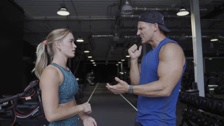 スティーブ・クックのインスタグラム：「Working out with my fiancée video on YouTube now!! Did you know Australians don’t play rock, paper, scissors!? They play scissors paper rock!? Mind blown. Make sure you subscribe and go check out the latest YouTube video! PS- Please let me know how you play rock paper scissors in your country」