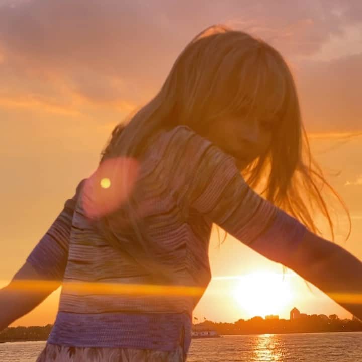 サブリナ・カーペンターのインスタグラム：「it’ll be a Wednesday」