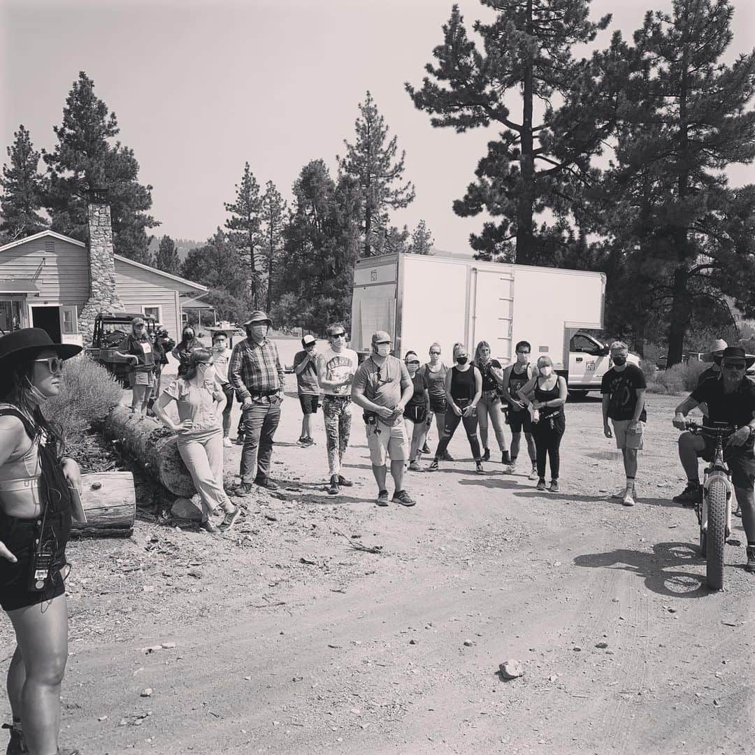 のインスタグラム：「“Walk with the dreamers, the believers, the courageous, the cheerful, the planners, the doers, the successful people with their heads in the clouds and their feet on the ground.”Wilfred Peterson -  thank you @shakyshiversofficial cast and crew for an amazing first week.」