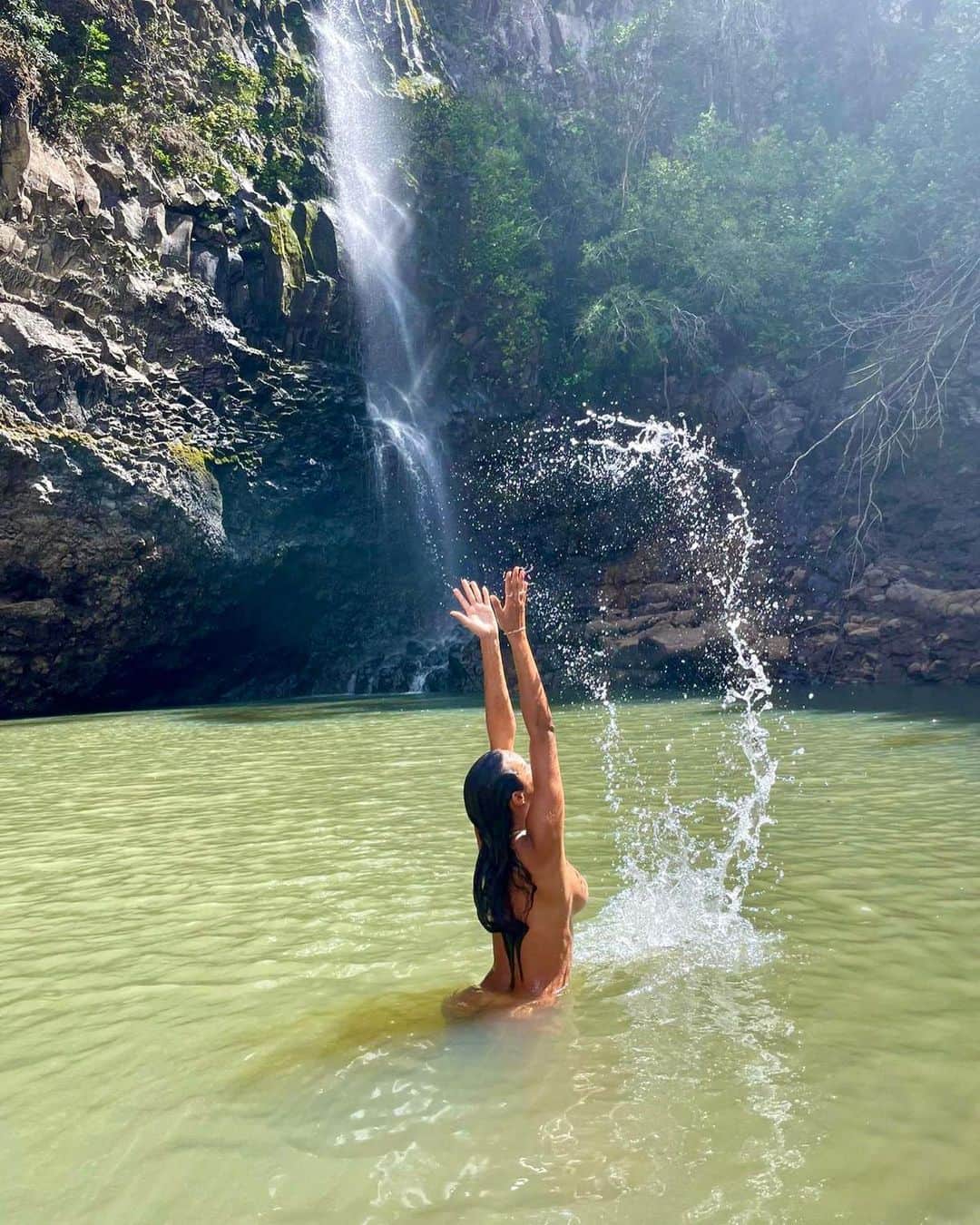 ライス・リベイロのインスタグラム：「Paradise on 🌎 #home 📸 by @stickity13」