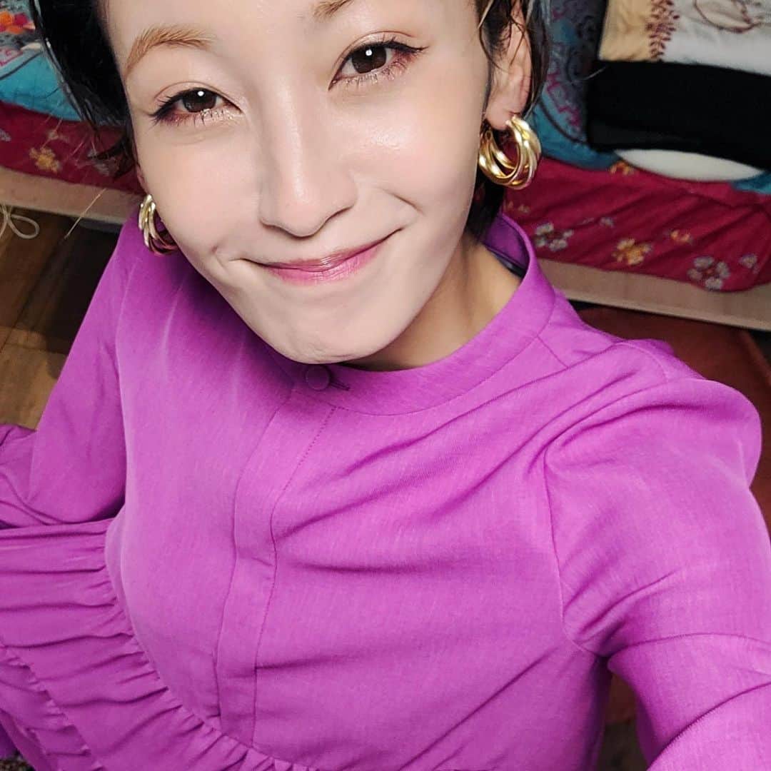 西山茉希さんのインスタグラム写真 - (西山茉希Instagram)「#dress  @noisemaker_jpn  #shose  @bae.select   イガリシノブノスケから学んだメークを実践してみた日。 YouTube撮影してみました🌈🧐🌈  #近日公開 #お仕事メーク #パーポー💜💜💜」8月19日 6時46分 - maki.nshiyama50