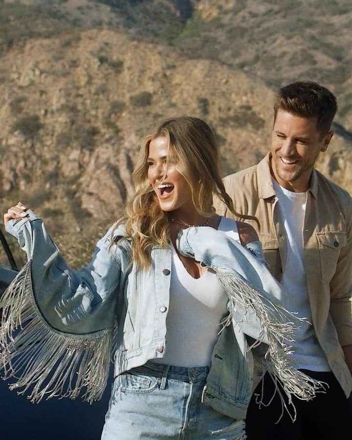 ジョジョ・フレッチャーのインスタグラム：「I like what I’m seeing 🎶   Here’s a little peak into our longggg overdue engagement/pre wedding shoot! It’s been a long road to get to the altar but hey, we’re trying! 😂 Can’t wait to show y’all the rest of the pics once we get them :)   📽: @robertmichaelfilms  📸: @valoriedarling  💄: @emmawillishmu  👗: @theboldandbridal」