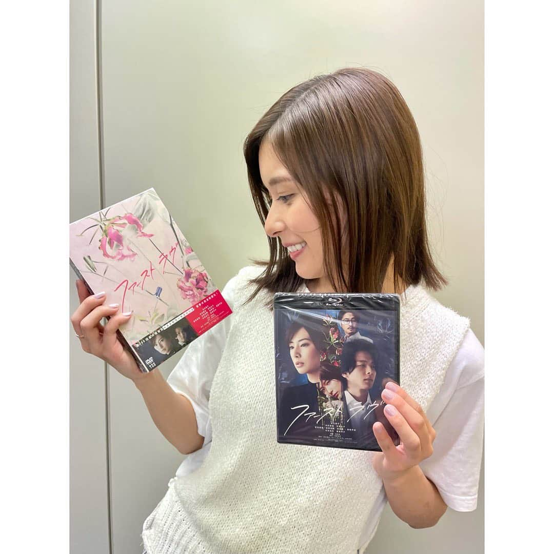 芳根京子さんのインスタグラム写真 - (芳根京子Instagram)「ファーストラヴのDVDとBlu-rayが 発売されました🥀 よろしくお願いします☺︎  @firstlove2021  #ファーストラヴ」8月19日 10時26分 - yoshinekyoko