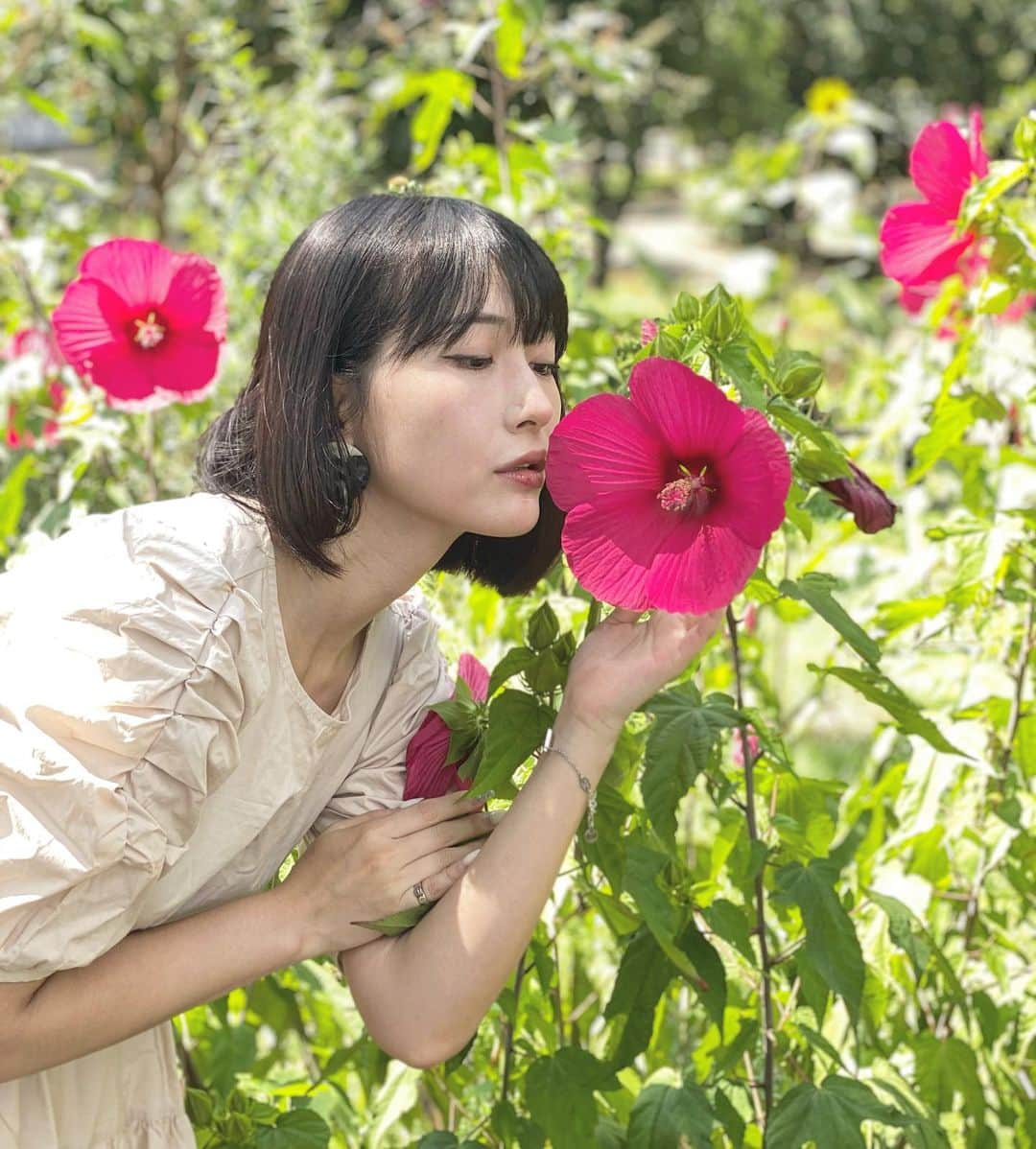 はりーさんのインスタグラム写真 - (はりーInstagram)「美しい花💐 花をもらうことが多いけどお花のプレゼントはやっぱり嬉しい✨ #毎日りらたん #無加工 #ファンサイト撮影の様子 #ファン撮影」8月19日 11時05分 - kirarin_harry_official