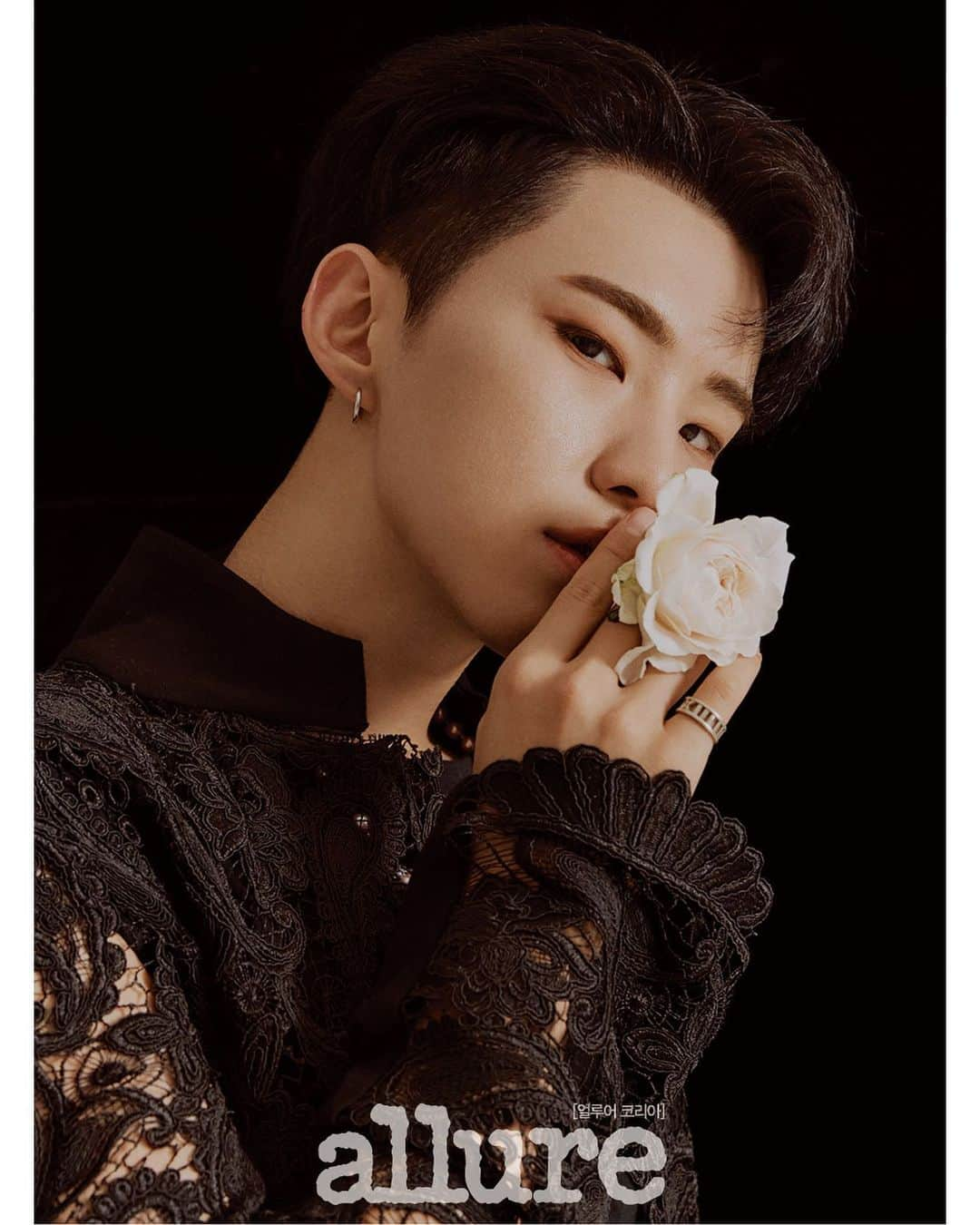 SEVENTEENさんのインスタグラム写真 - (SEVENTEENInstagram)「Photo by @allurekorea   #호시 #HOSHI #세븐틴 #SEVENTEEN #allurekorea」8月19日 12時00分 - saythename_17