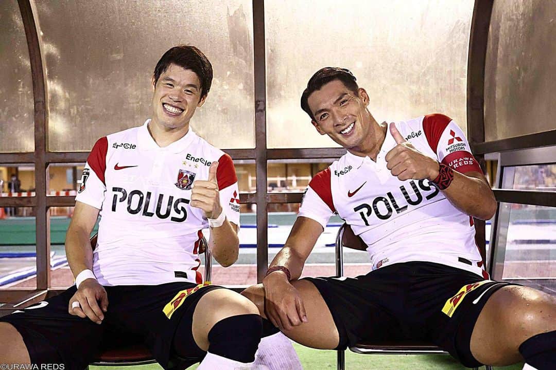 のインスタグラム：「天皇杯勝利‼︎ さぁ！ 次はリーグ戦でアウェイ徳島！ 俺たちの熱い闘いは続く！  #天皇杯  #シュート4本打ったなら決めよ #元FW #槙野智章 #酒井宏樹」