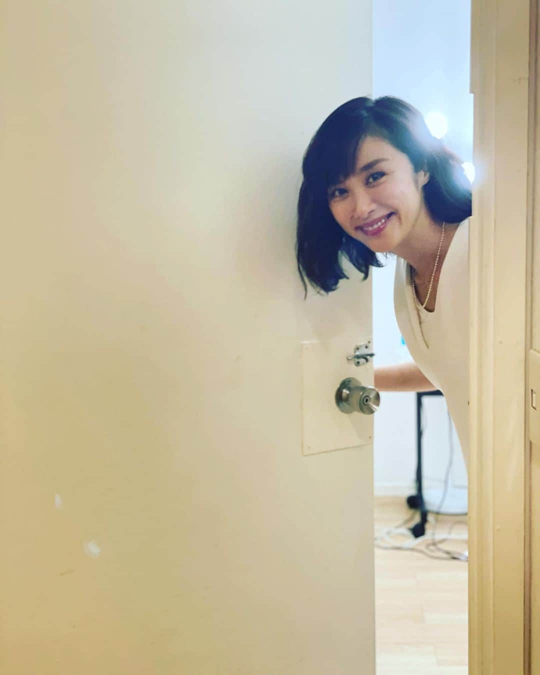 山口もえのインスタグラム：「・  お仕事終わって楽屋を出た瞬間から 晩ごはん何にしようか考えてる。笑 今晩何するべ❓😊 🥗🥘🍙🍝🍳  #仕事#晩ごはん #帰って晩ごはんできてたら #最高#🍚#❤️ #現実はスーパー寄って買い出ししてからの晩ごはん作りだけどね… #母ちゃん#がんばる」