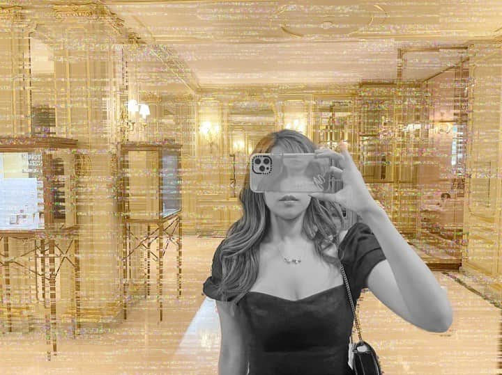 滝沢結貴のインスタグラム：「𝙻𝚒𝚏𝚎 𝚒𝚜𝚗’𝚝 𝚊𝚋𝚘𝚞𝚝 𝚏𝚒𝚗𝚍𝚒𝚗𝚐 𝚢𝚘𝚞𝚛𝚜𝚎𝚕𝚏. 𝙻𝚒𝚏𝚎 𝚒𝚜 𝚊𝚋𝚘𝚞𝚝 𝚌𝚛𝚎𝚊𝚝𝚒𝚗𝚐 𝚢𝚘𝚞𝚛𝚜𝚎𝚕𝚏. 🤍」