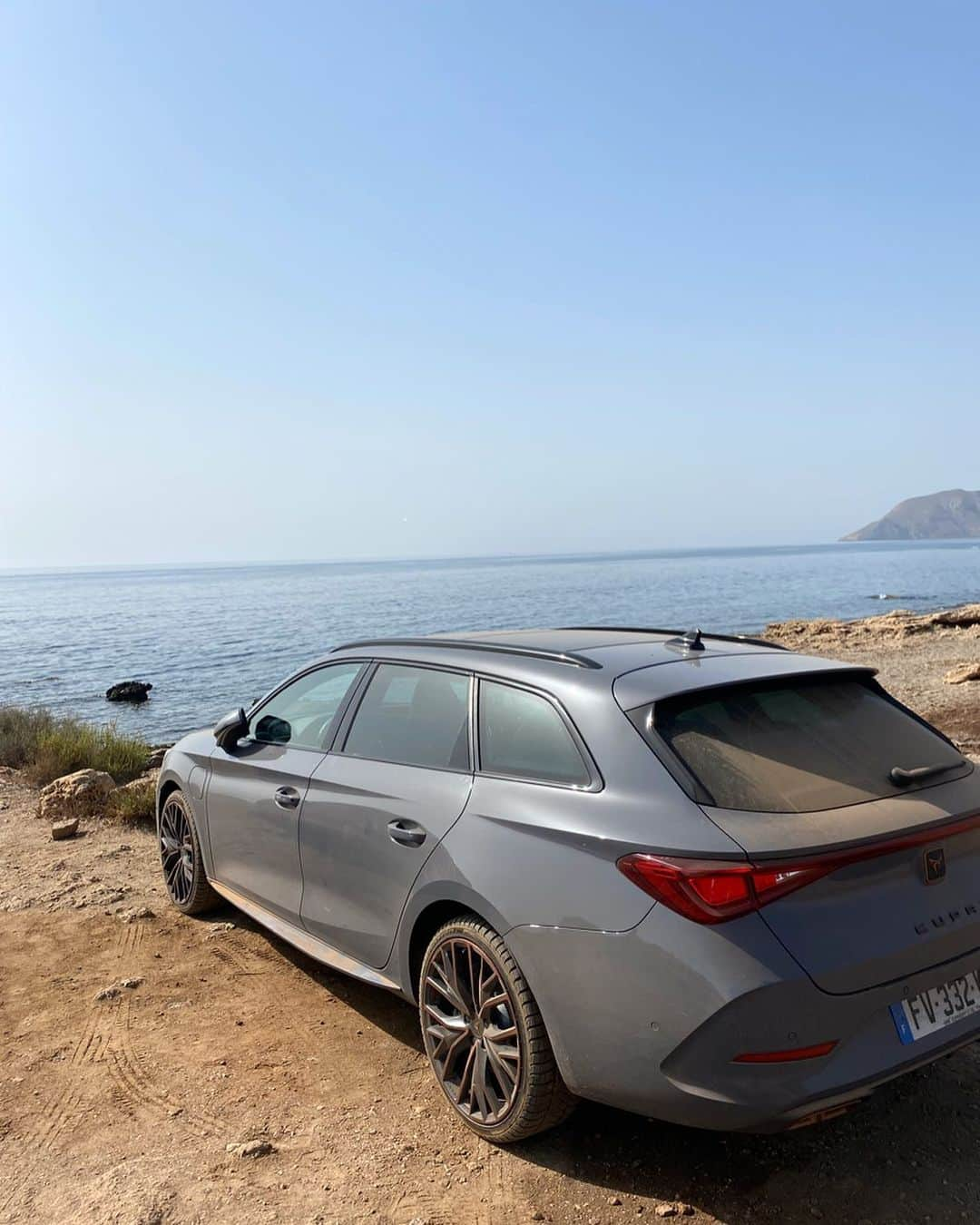 マチルド・グロさんのインスタグラム写真 - (マチルド・グロInstagram)「Bien équipée avec @cupra_france ici pour mes vacances en Espagne 🌊🌅 Un peu de soleil espagnol pour mon bolide 😎 Merci à eux pour leur soutien 🙏🏻🔥 • • • #cupra #teamcupra #holidays #spain🇪🇸」8月20日 1時28分 - gros_mathilde