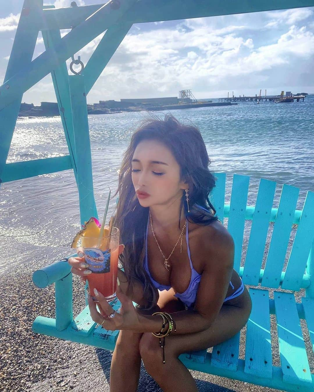 藤木そらさんのインスタグラム写真 - (藤木そらInstagram)「. .A beach that feels like you're abroad ♥ ️ Insanely wonderful 👏✨ . .めちゃくちゃ素敵なビーチを発見したょ✨😍❣️素晴らしい。 . .ストーリーでもDM殺到‼️‼️🤣 神奈川にある @kamehamehadaioo ✨ほんまに海外気分を味わえれて気分転換になりました☘️‼️毎年行こっと😍😍まじで気に入った🤣✨ . . .お店の方がわざわざブランコを映えにしてくれました😣❣️ . .日本で1番映てる海の上のブランコやぁ✨セブみたい😊🤟 . .水着 @selectshop_jules . . . . . . . . . . . . .#カメハメハ大王の渚  #カメハメハ大王 #神奈川ビーチ #神奈川 #海外風  #海外に行った気分  #beachbum  #beachgirl  #水着 #セレクトショップ  #selectshop  #ブランコカフェ  #日本で1番 #映えスポット  #インスタ映えとは」8月19日 19時01分 - sorafujiki