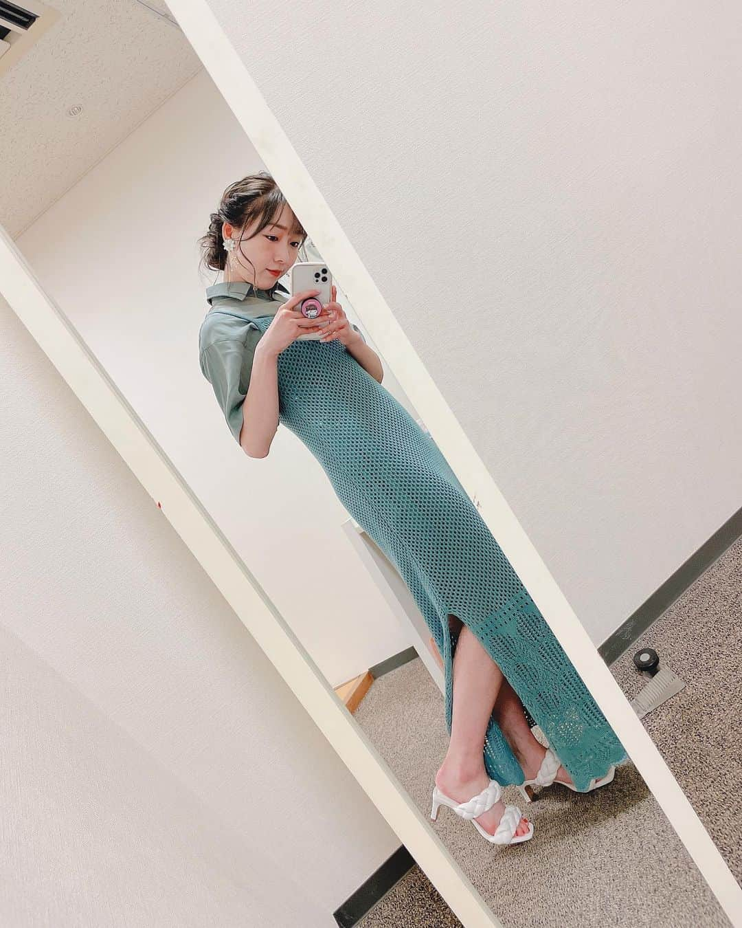 須田亜香里さんのインスタグラム写真 - (須田亜香里Instagram)「隔週木曜日朝6:00〜生放送 メ〜テレ #ドデスカ ここ数ヶ月の衣装をずらり☺️  全てコーデは @um.byzest のリリちゃんです💓  髪はエクステ外したの？と言われますが、ここ数ヶ月ずっとエクステです☺️ 今は短めにつけてるだけ！」8月19日 20時47分 - akarisuda